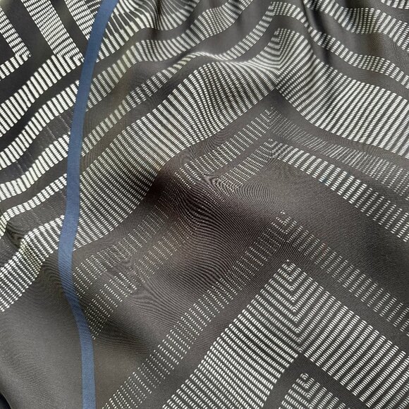 Vince Graphic Print Silk Cami - Picture 8 of 9